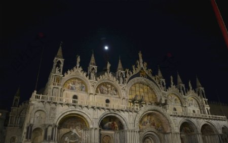 夜色中的圣马可大教堂