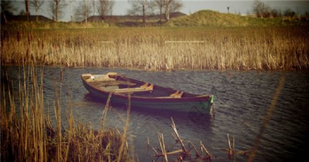 水上孤舟寂静唯美高清美景