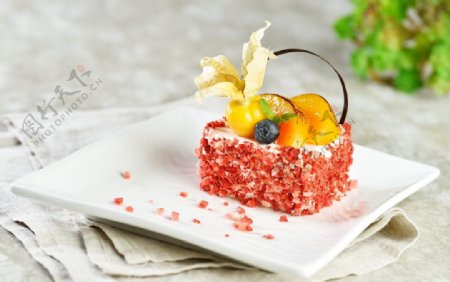 草莓桂花黄桃蛋糕