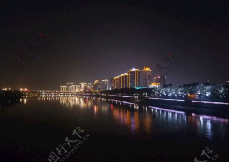 沿江城市夜景