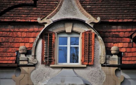 旧房子的窗口