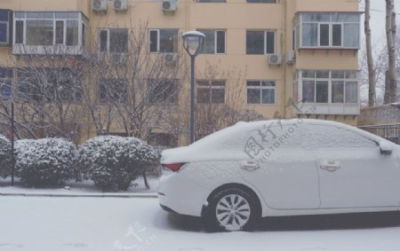 雪景汽车