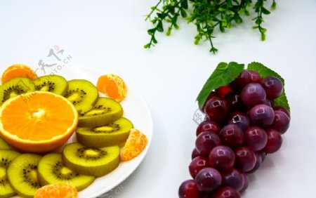葡萄与水果拼盘