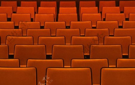电影院里的红色椅子