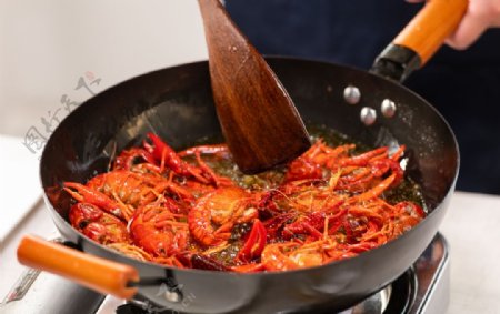 烹饪小龙虾过程