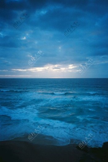 海黄昏图片