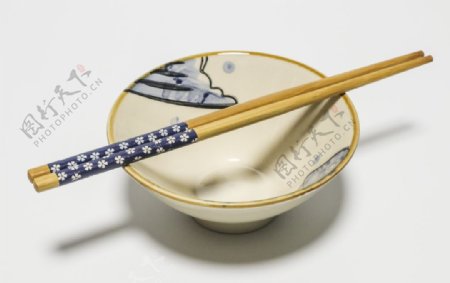 陶瓷装饰碗筷图片