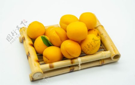 黄桃水果新鲜背景海报素材图片