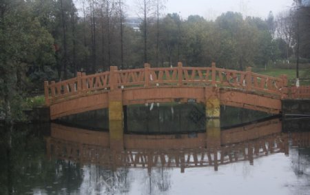 雨中小桥图片