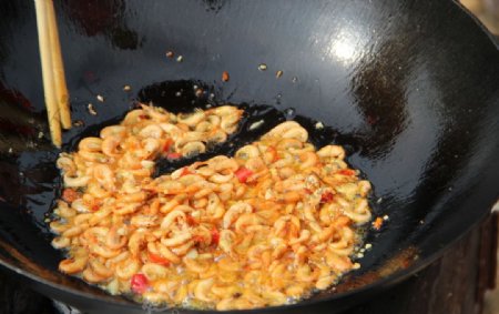 油炸河虾小虾米美食图片