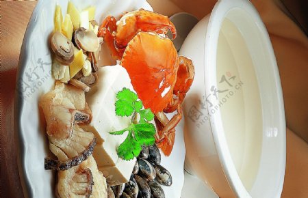 豫菜龙皇海鲜汤图片