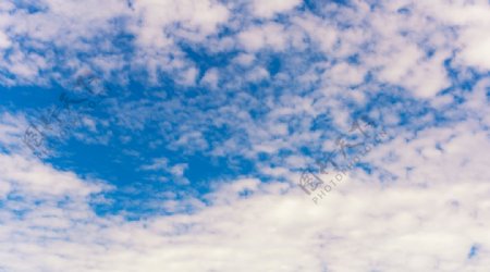 高空白云摄影图片