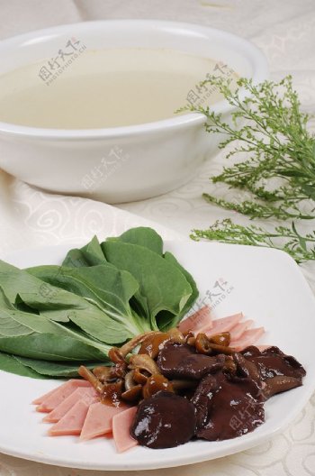 淮扬菜美味菌子汤图片