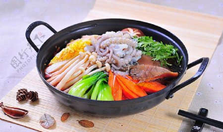 日韩料理章鱼火锅图片