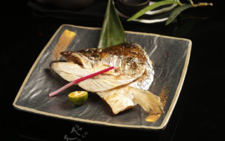 日式煎三文鱼头图片