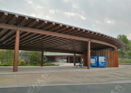 木结构半环形长廊图片